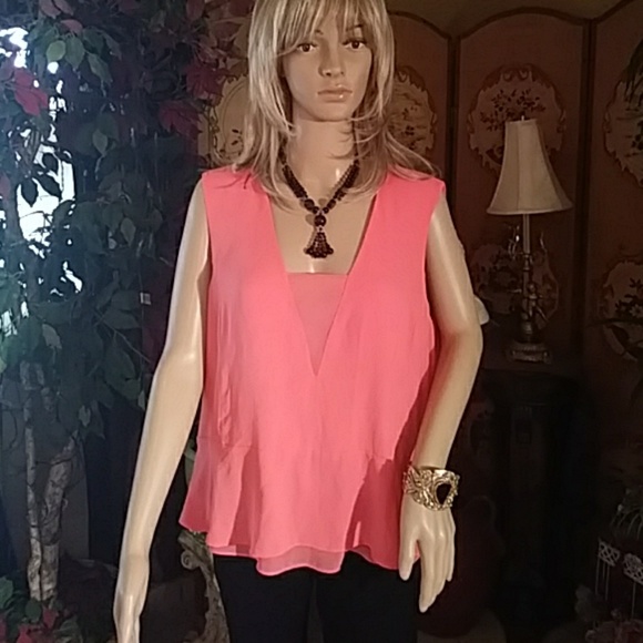 BCBGMaxAzria Tops - Designer🔥Bcbgmaxazria top